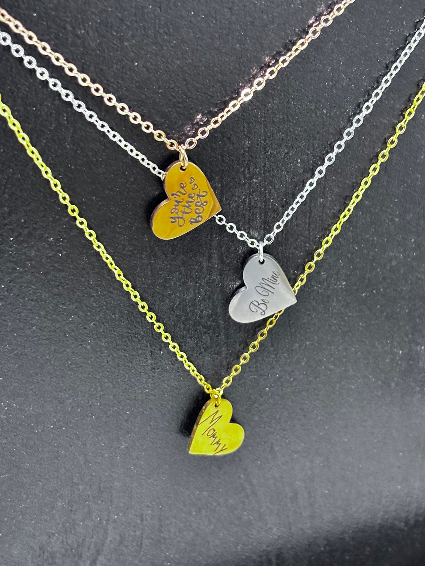 Personalized Engraved Heart Pendant Necklace – A Meaningful Keepsake