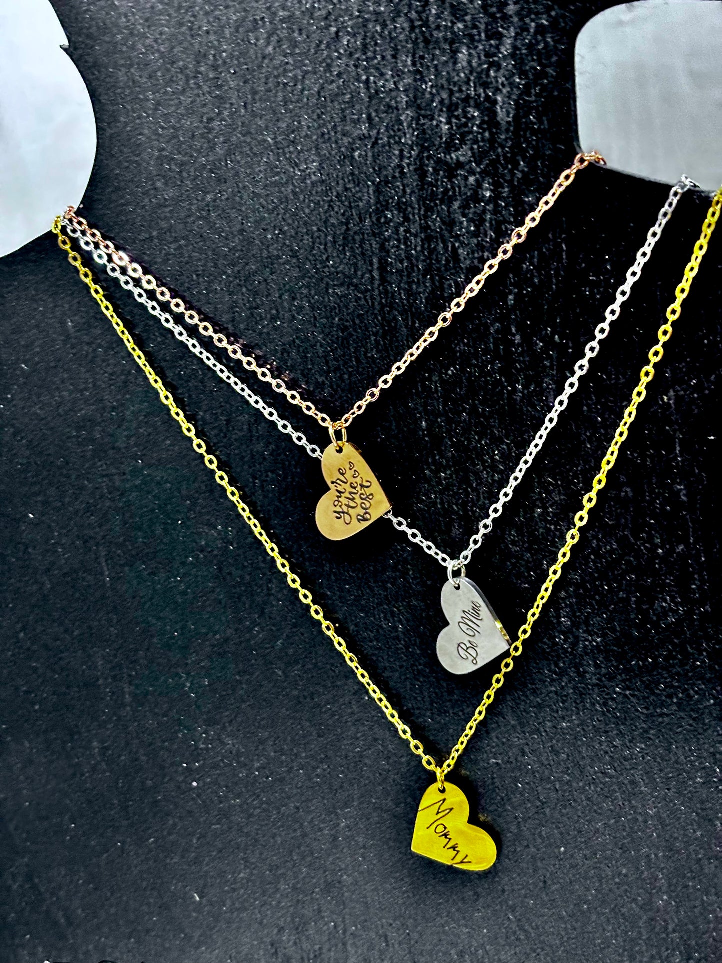Personalized Engraved Heart Pendant Necklace – A Meaningful Keepsake