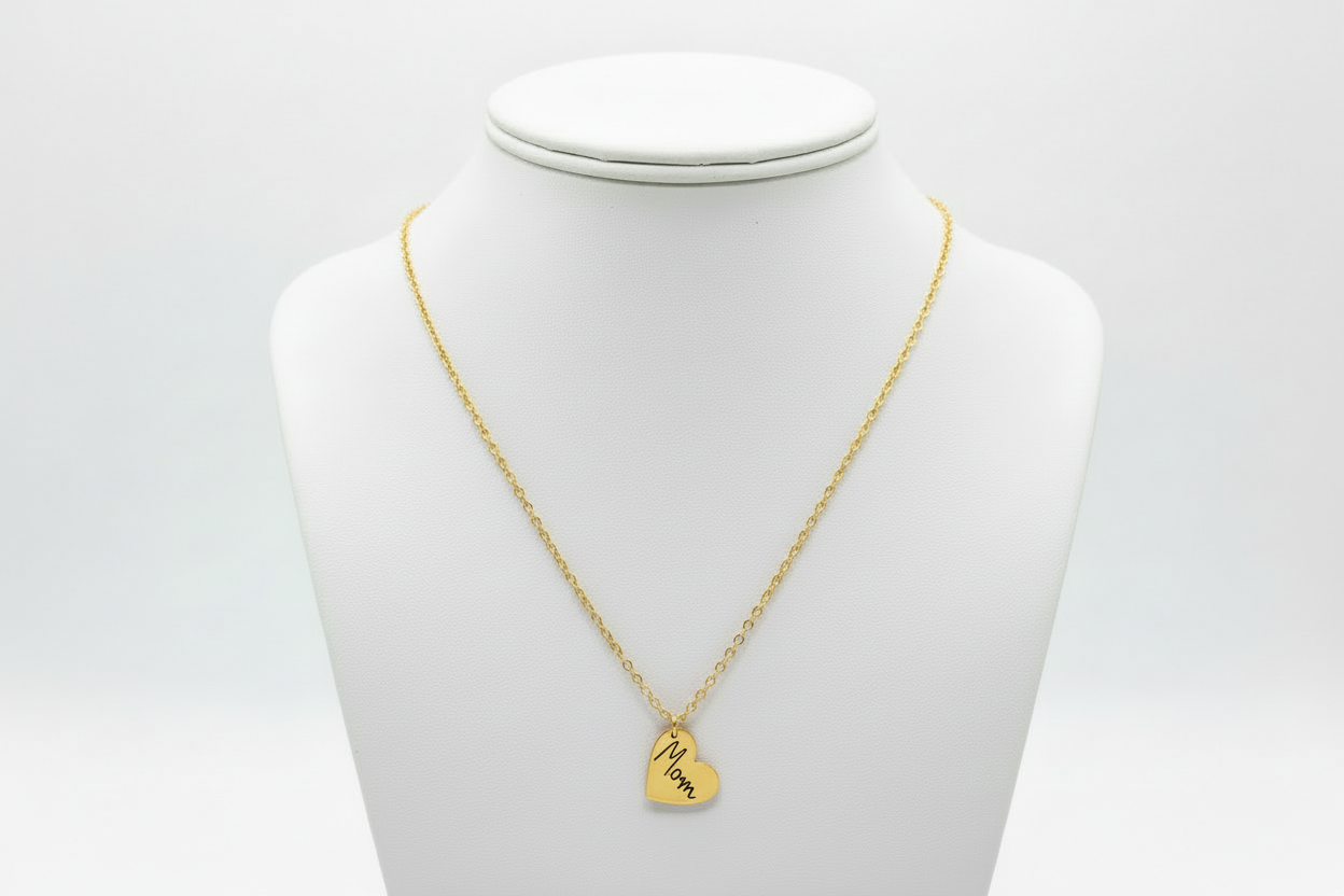 Personalized Engraved Heart Necklace – Custom Name Pendant in Gold, Silver or Rose Gold