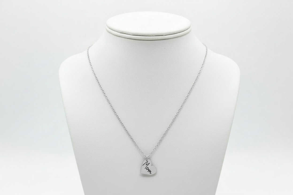Personalized Engraved Heart Necklace – Custom Name Pendant in Gold, Silver or Rose Gold
